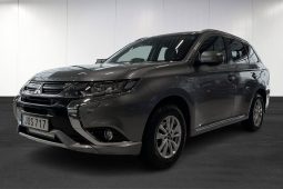 Mitsubishi Outlander PHEV CVT Business 4WD 360° Carplay Skinn Värmare