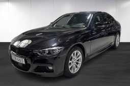 BMW 330i xDrive Sedan M Sport Head up H/K Taklucka B-kam