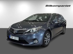 Toyota Avensis Kombi 2.0 D-4D Executive Drag M&K-Värmare V-Hjul