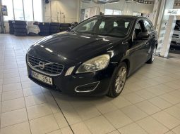 Volvo V60 D4 163 AWD Momentum DE
